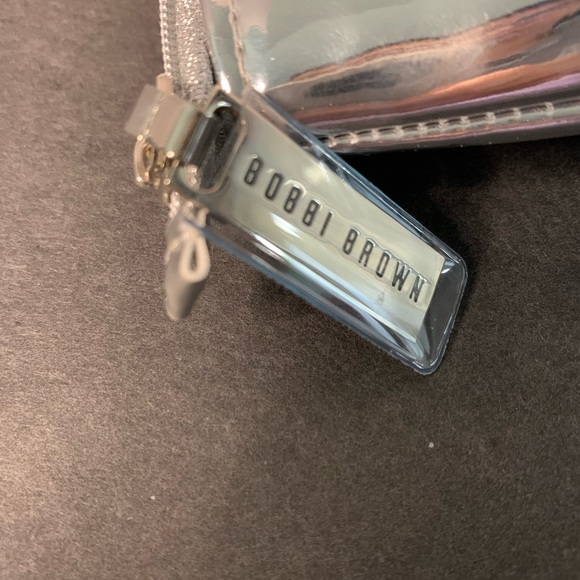 Bobby Brown wristlet sunglasses case with mirror - Picture 8 of 12